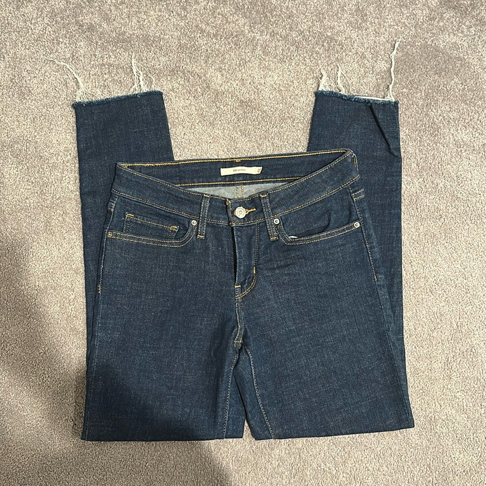 711 Levi’s Skinny Denim with Raw Hem